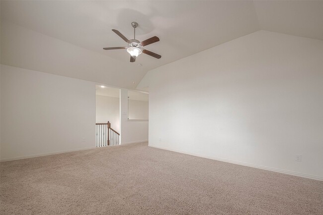 property at 2261 Oak Cir Dr N