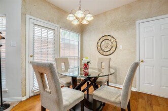 18719 Riverstone Ct in Dallas, TX - Building Photo - Building Photo