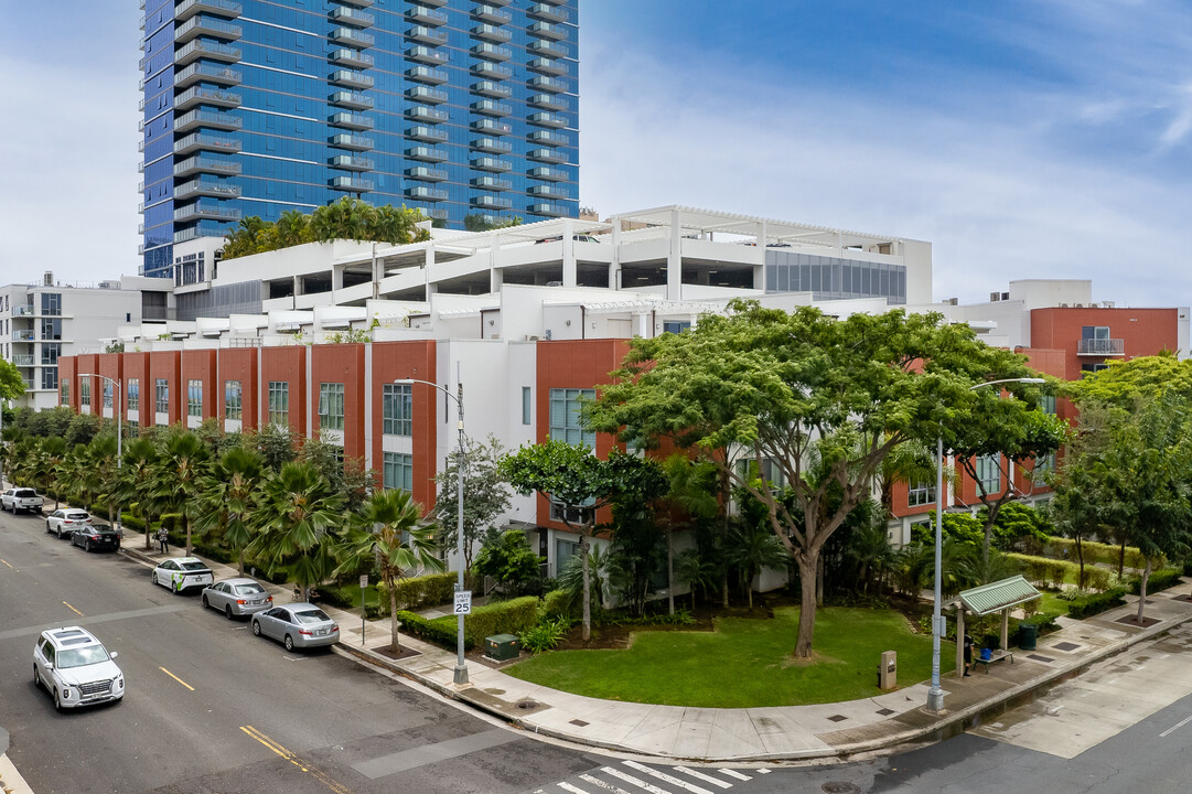 Townhomes at Collection in Honolulu, HI - Building Photo