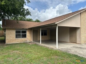 1324 S Mesquite Ave in New Braunfels, TX - Building Photo - Building Photo