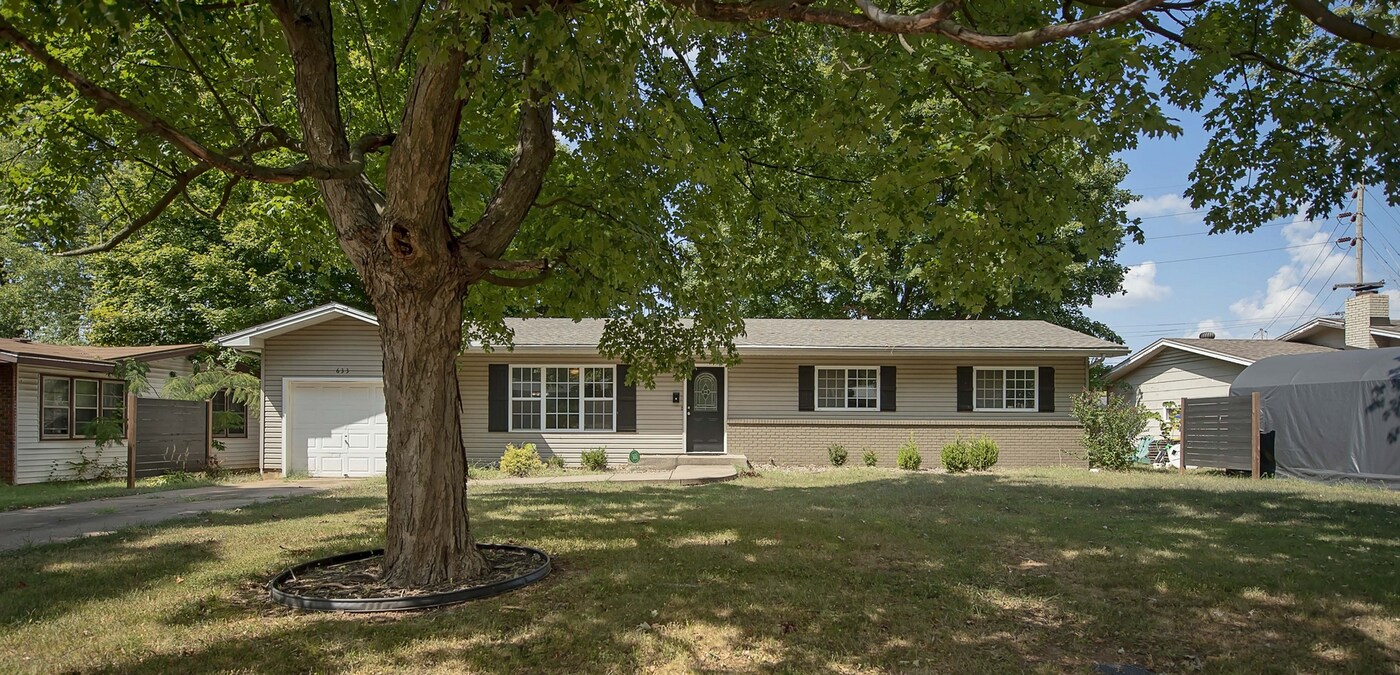 633 E Morningside St in Springfield, MO - Foto de edificio