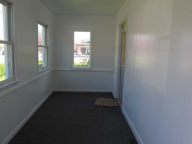 4305 Albany Post Rd-Unit -1 in Hyde Park, NY - Building Photo - Building Photo