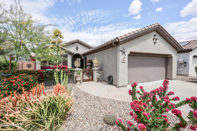 property at 1916 W Spirit Ct