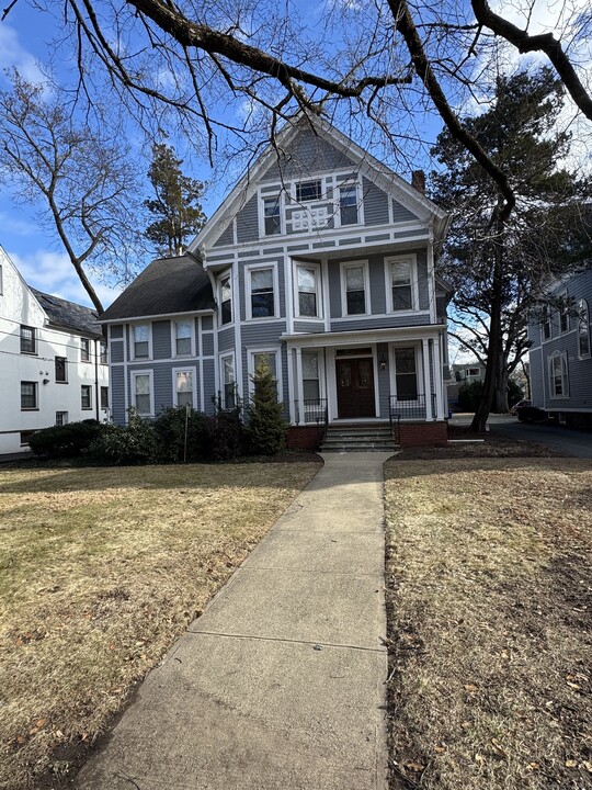 611 Whitney Ave in New Haven, CT - Building Photo