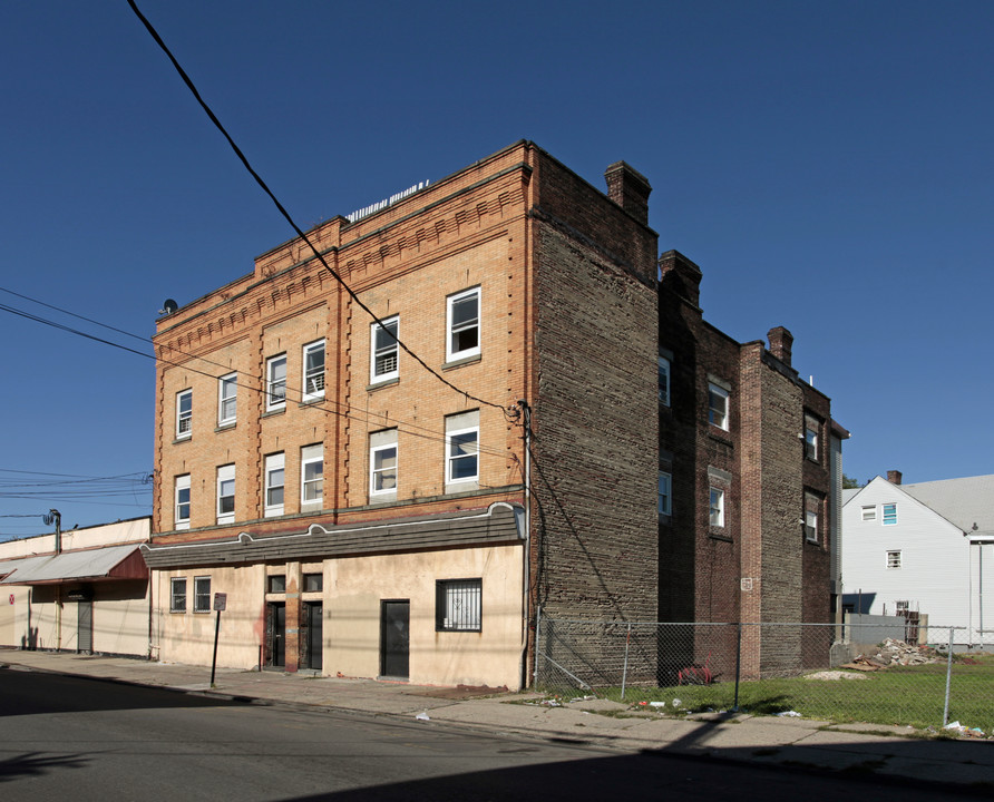 208-210 3rd St in Elizabeth, NJ - Building Photo