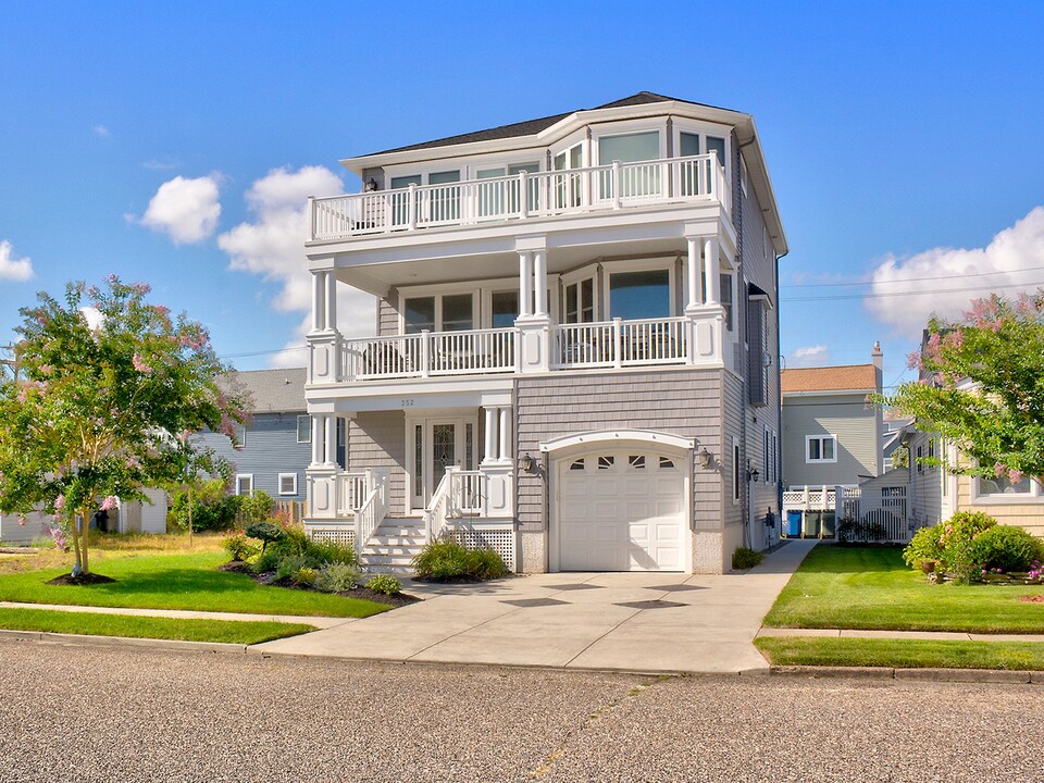 352 31st St S in Brigantine, NJ - Building Photo