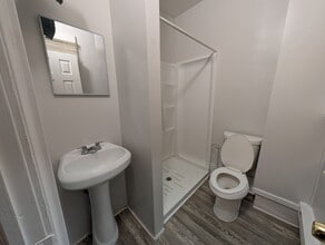 56 Elm St, Unit 3L in Holyoke, MA - Foto de edificio - Building Photo