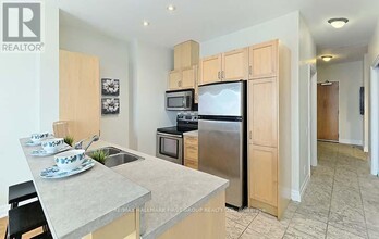 44-844 Bond St W in Oshawa, ON - Building Photo - Building Photo