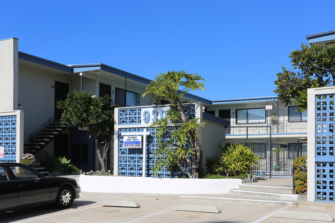 The Grand Apartments Pacific Beach in San Diego, CA - Building Photo