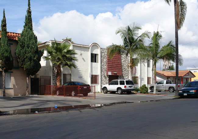 4150 Menlo Ave in San Diego, CA - Foto de edificio - Building Photo