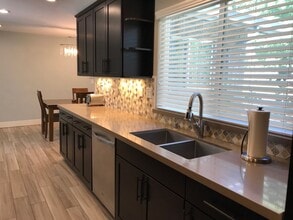 527 S Campus Way in Davis, CA - Building Photo - Building Photo