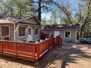 338 Riverside Ave in Sugarloaf, CA - Building Photo - Building Photo