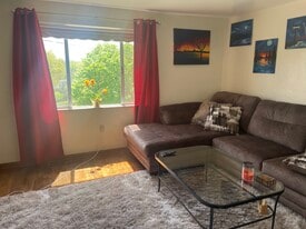 26 Richland Ave, Unit 1