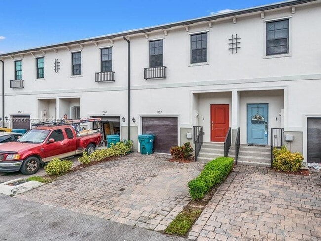 1167 SW 7th Ct