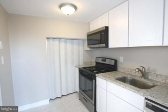 2737 Iverson St in Hillcrest Heights, MD - Building Photo - Building Photo