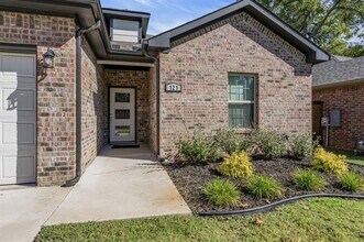 121 W Morton St in Denison, TX - Building Photo - Building Photo