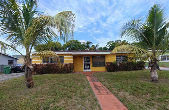 18931 NW 23rd Ct in Miami Gardens, FL - Building Photo - Building Photo