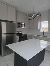 3530 S Dominique Dr in Pharr, TX - Foto de edificio - Building Photo