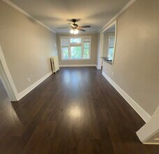 2536 DuPont Ave S, Unit 304 in Minneapolis, MN - Foto de edificio - Building Photo