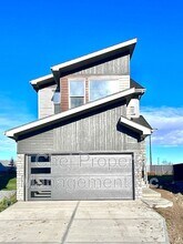 19214-1922A 22A Ave NW in Edmonton, AB - Building Photo - Building Photo