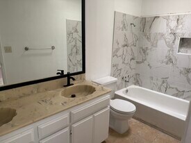 13959 Victory Blvd in Van Nuys, CA - Building Photo