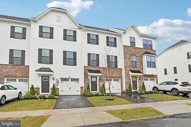 47 Rosemary Wy in Mount Laurel, NJ - Foto de edificio - Building Photo