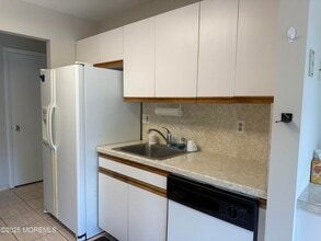 18 Aspen Ave in Englishtown, NJ - Building Photo - Building Photo