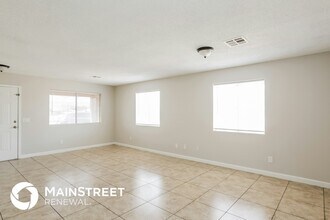 2558 E Broadway Rd in Phoenix, AZ - Building Photo - Building Photo