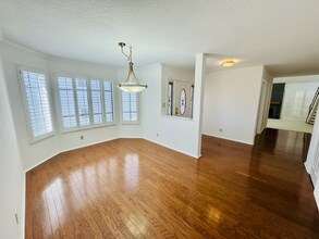 28385 Borgona in Mission Viejo, CA - Foto de edificio - Building Photo