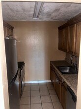 2440 NW 39th Wy in Lauderdale Lakes, FL - Foto de edificio - Building Photo