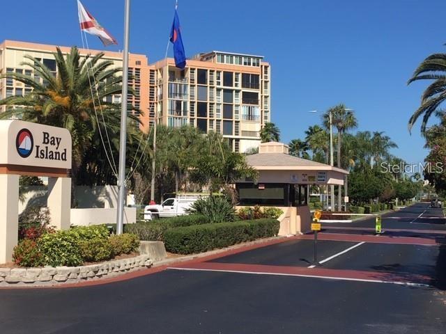 7401 Bay Island Dr S in South Pasadena, FL - Building Photo - Building Photo