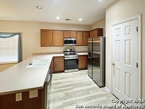 23611 Silver Creek in San Antonio, TX - Building Photo - Building Photo
