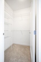 65 Lewis St, Unit 604 in Boston, MA - Building Photo - Building Photo