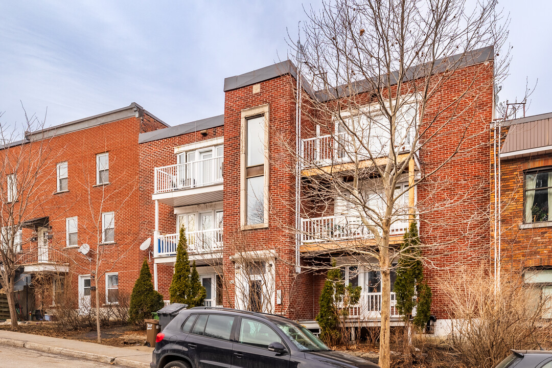 2625 Hogan St in Montréal, QC - Building Photo
