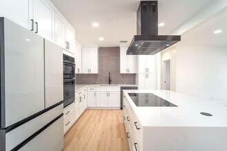 34 Bay Dr in Key West, FL - Building Photo - Building Photo