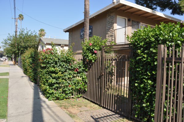 La Fuente in Riverside, CA - Foto de edificio - Building Photo