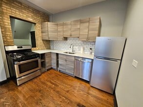 1800 S Allport St, Unit 202 in Chicago, IL - Foto de edificio - Building Photo