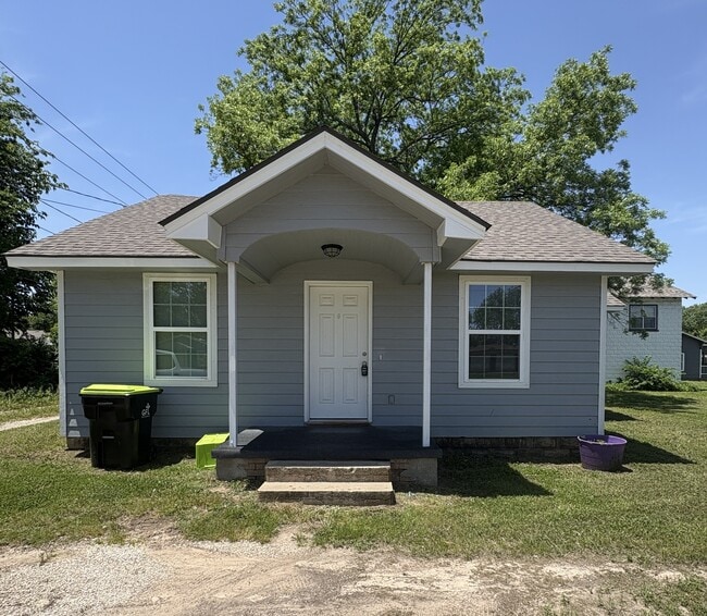 property at 211 S Ash Ave