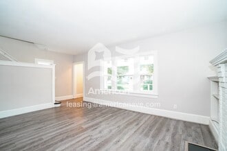 985 Delia Ave in Akron, OH - Building Photo - Building Photo