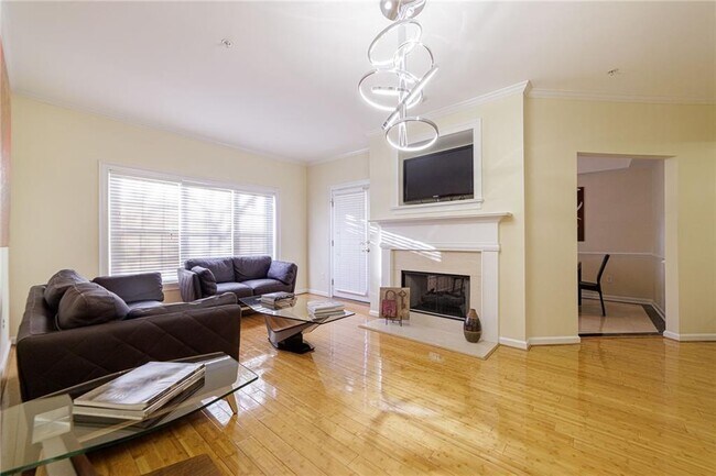 property at 3275 Lenox Rd NE