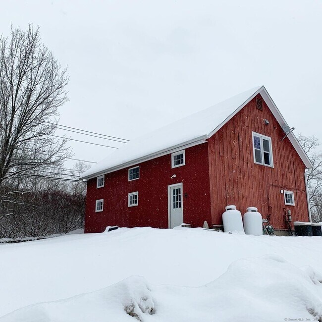 223 Kent Rd in New Milford, CT - Building Photo - Building Photo