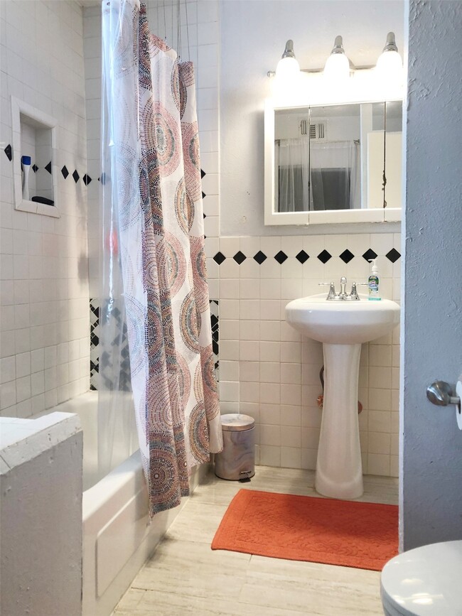 property at 2510 Whitney St