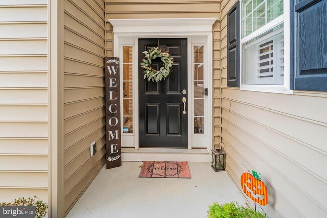 property at 6 New Village Greene Dr