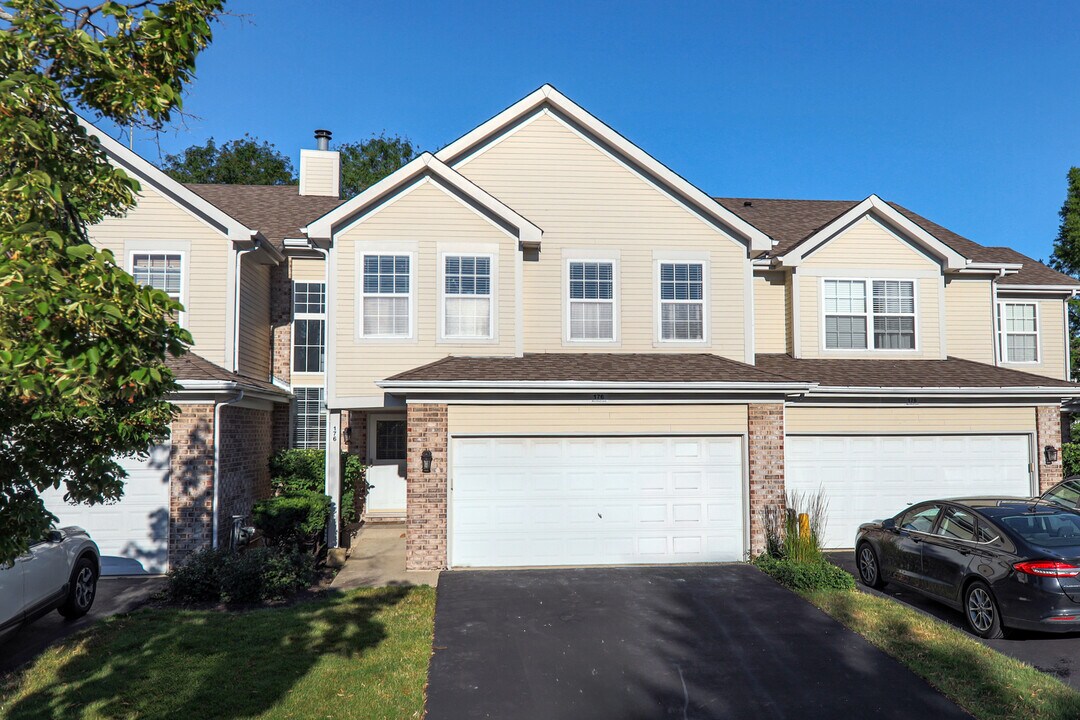 176 Merriford Ln in Roselle, IL - Building Photo