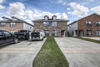 10610 Pine Landing Dr in Houston, TX - Building Photo - Building Photo