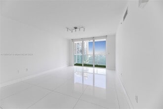 31 SE 5th St in Miami, FL - Foto de edificio - Building Photo