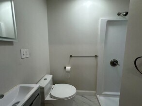 164 5th St, Unit #1 in Cambridge, MA - Building Photo - Building Photo