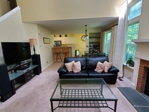 179 Holmes Way in Schaumburg, IL - Building Photo - Building Photo