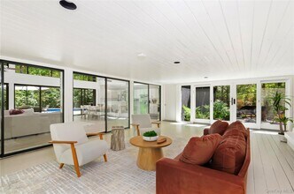 24 N Quarter Rd in Westhampton, NY - Building Photo - Building Photo