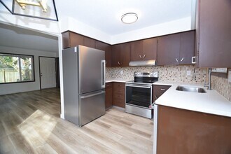 3434 SE King Rd in Portland, OR - Building Photo - Building Photo